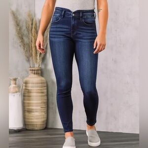 Kancan Ultra High Rise Skinny Kurvy Denim Jeans. Size 32